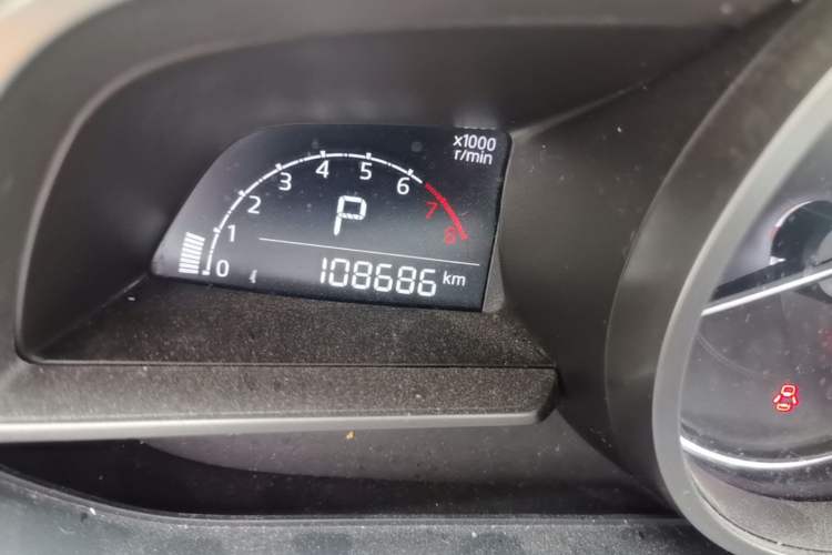 Used Mazda CX-4 2018 2.0L Automatic Two-Wheel Drive Blue Sky Dynamic Version China V Standard Odometer Close Up