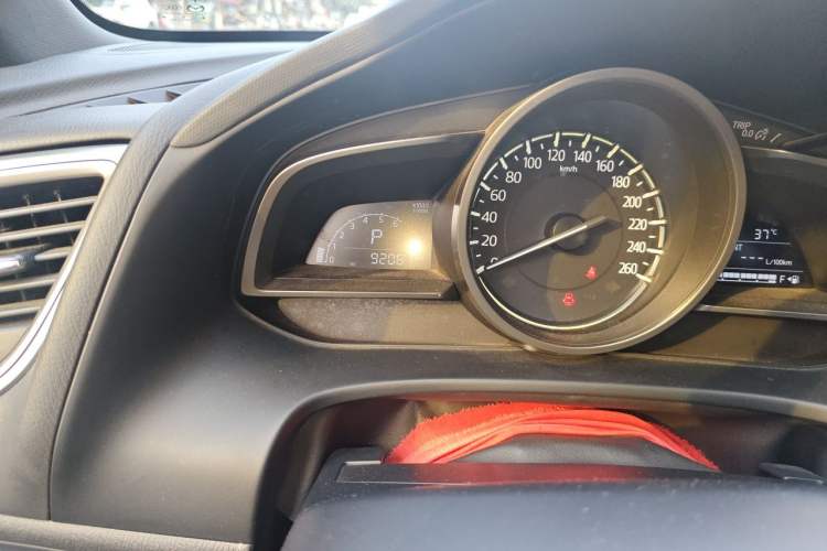 Used Mazda CX-4 2018 2.0L Automatic Two-Wheel Drive Blue Sky Dynamic Version China V Standard Odometer Close Up