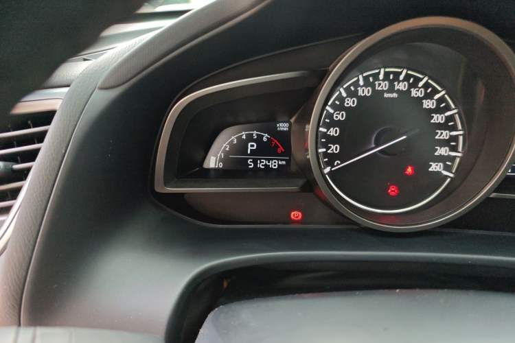 Used Mazda CX-4 2018 2.0L Automatic 2WD Blue Sky Exploration Edition China VI Standard Odometer Close Up