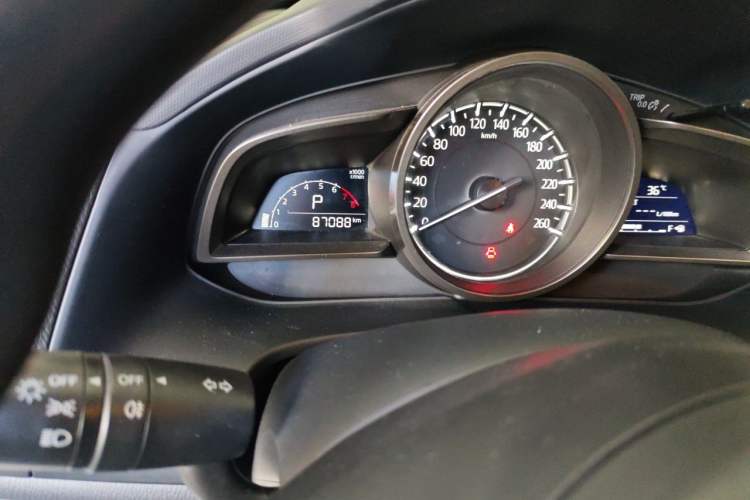 Used Mazda CX-4 2018 2.0L Automatic Two-Wheel Drive Blue Sky Exploration Version China V Standard Odometer Close Up