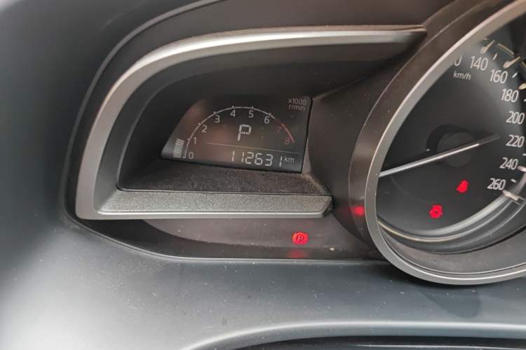 Used Mazda CX-4 2018 2.0L Automatic Two-Wheel Drive Blue Sky Dynamic Version China V Standard Odometer Close Up