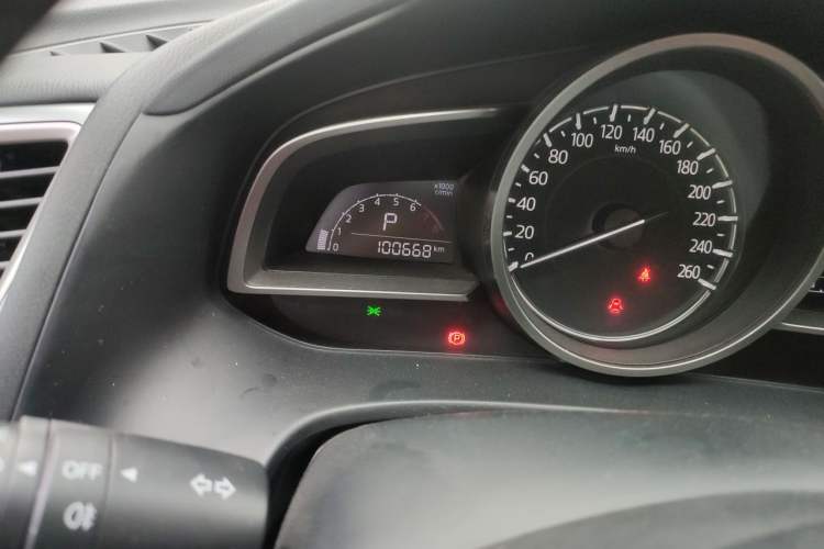 Used Mazda CX-4 2018 2.0L Automatic Two-Wheel Drive Blue Sky Dynamic Version China V Standard Odometer Close Up