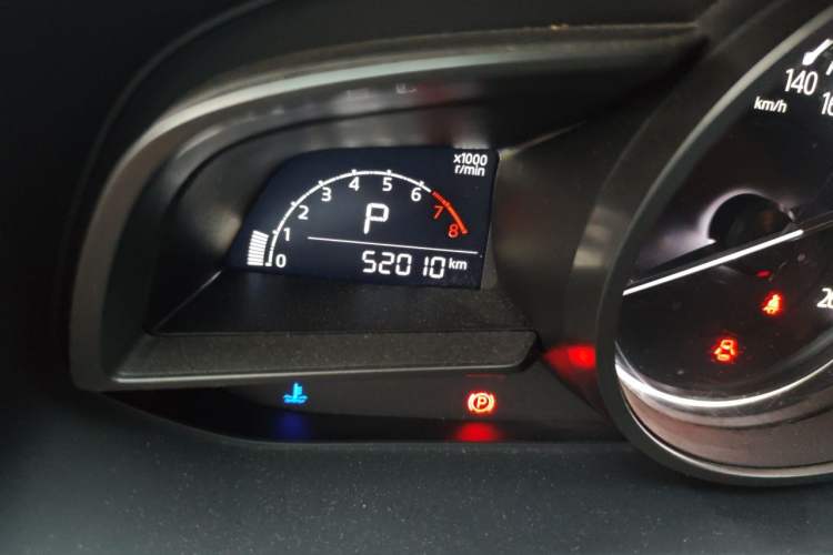 Used Mazda CX-4 2018 2.0L Automatic Two-Wheel Drive Blue Sky Dynamic Version China V Standard Odometer Close Up