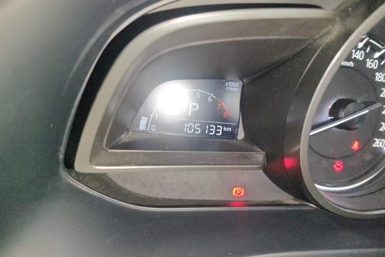 Used Mazda CX-4 2018 2.0L Automatic 2WD Blue Sky Exploration Edition China VI Standard Odometer Close Up