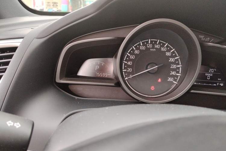 Used Mazda CX-4 2018 2.0L Automatic Two-Wheel Drive Blue Sky Dynamic Version China VI Standard Odometer Close Up