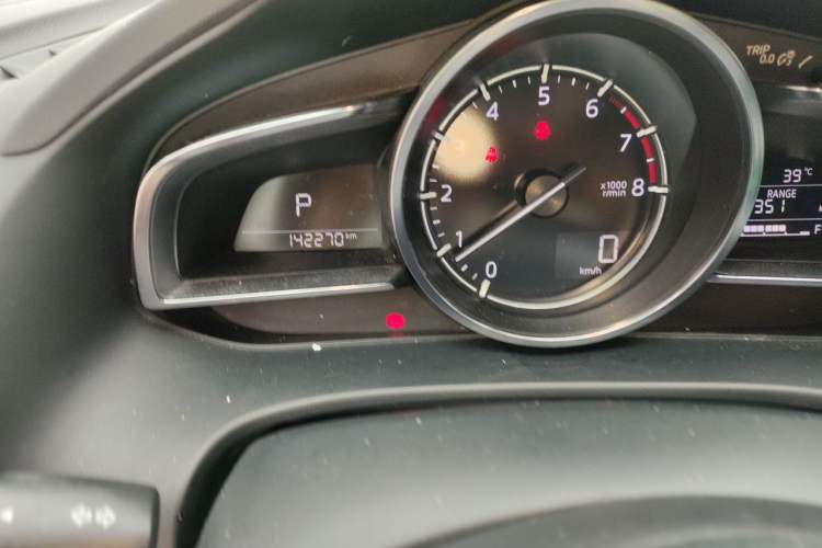 Used Mazda CX-4 2018 2.5L Automatic 4x4 Bluelight Fearless Edition China V Standard Odometer Close Up