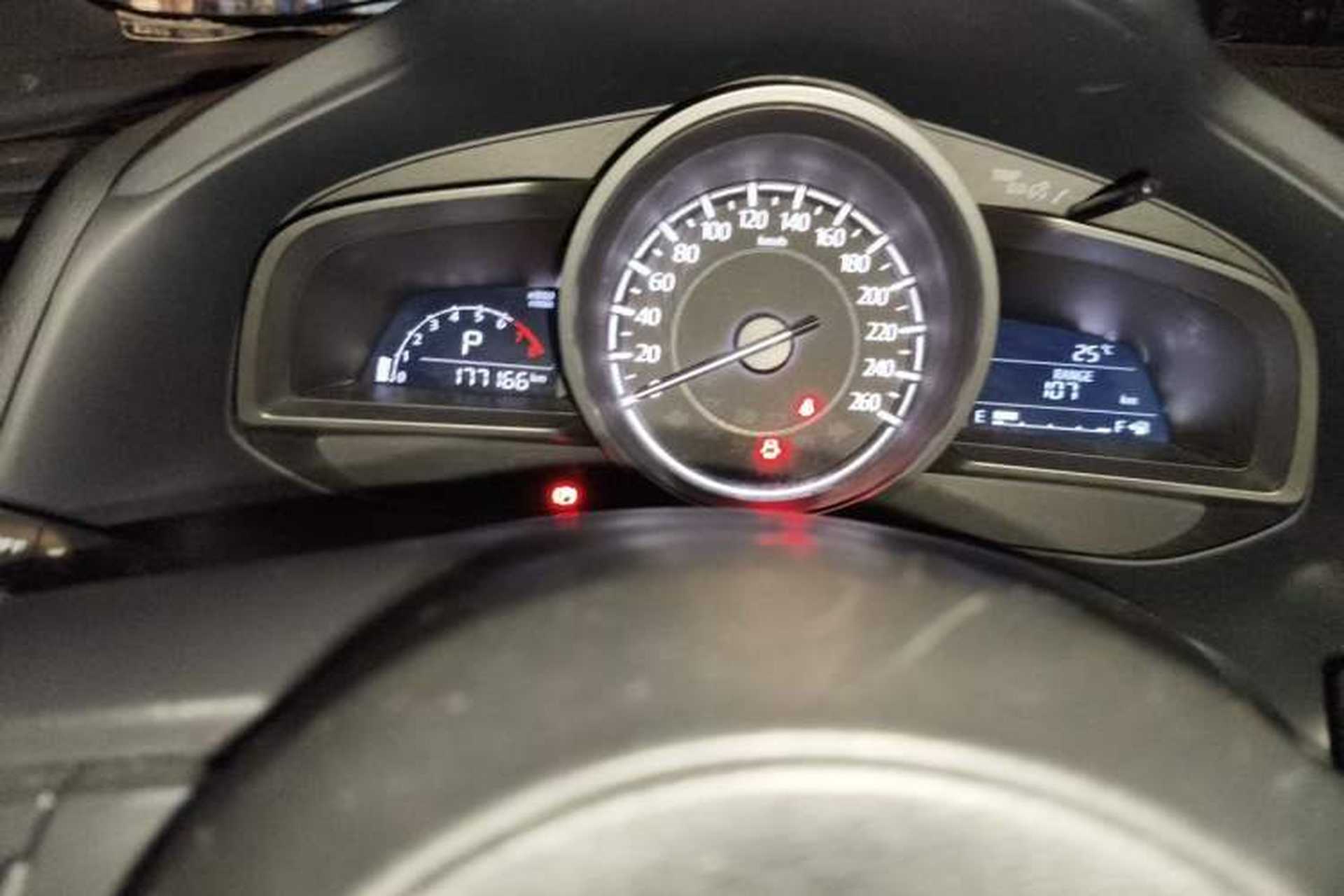 Used Mazda CX-4 2018 2.0L Automatic Two-Wheel Drive Blue Sky Dynamic Version China V Standard Odometer Close Up