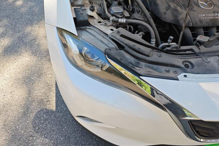 Used Mazda CX-4 2018 2.0L Automatic Two-Wheel Drive Blue Sky Dynamic Version China V Standard Right Front Headlight