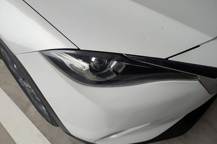 Used Mazda CX-4 2018 2.5L Automatic 4x4 Blue Sky Sport Edition China V Standard Right Front Headlight
