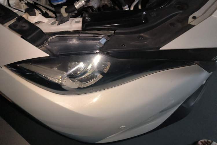 Used Mazda CX-4 2018 2.0L Automatic Two-Wheel Drive Smart Tech Edition China VI Right Front Headlight
