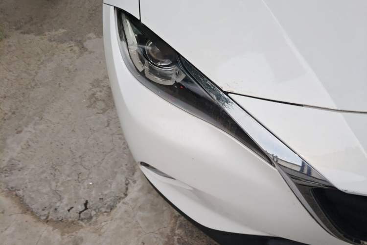 Used Mazda CX-4 2018 2.0L Automatic Two-Wheel Drive Blue Sky Dynamic Version China VI Standard Right Front Headlight