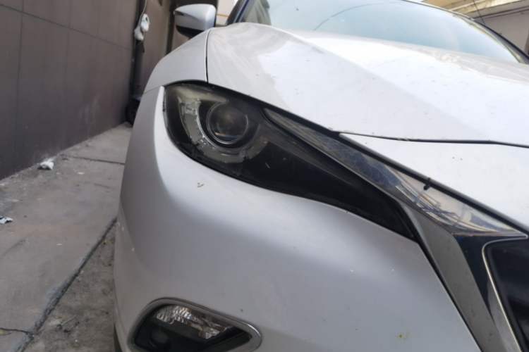 Used Mazda CX-4 2018 2.0L Automatic Two-Wheel Drive Blue Sky Premium Upgrade Version China V Standard Right Front Headlight