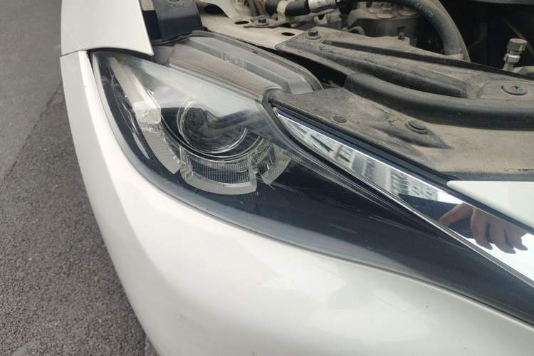 Used Mazda CX-4 2018 2.0L Automatic Two-Wheel Drive Blue Sky Premium Upgrade Version China V Standard Right Front Headlight