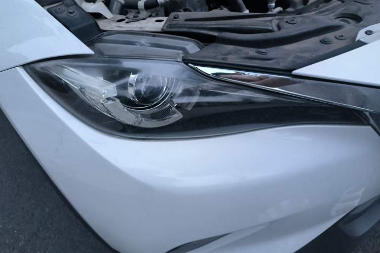 Used Mazda CX-4 2018 2.0L Automatic Two-Wheel Drive Blue Sky Dynamic Version China V Standard Right Front Headlight