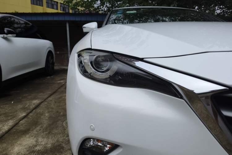 Used Mazda CX-4 2018 2.5L Automatic 4x4 Sky Passion Edition China VI Standard Right Front Headlight