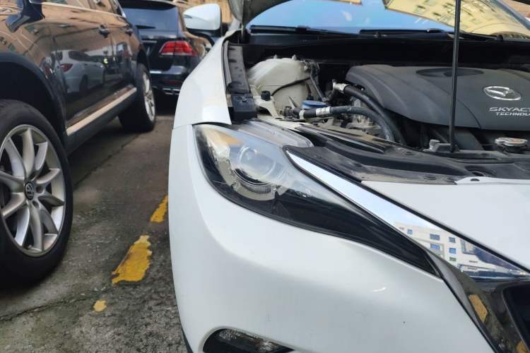 Used Mazda CX-4 2018 2.0L Automatic Two-Wheel Drive Blue Sky Dynamic Version China V Standard Right Front Headlight