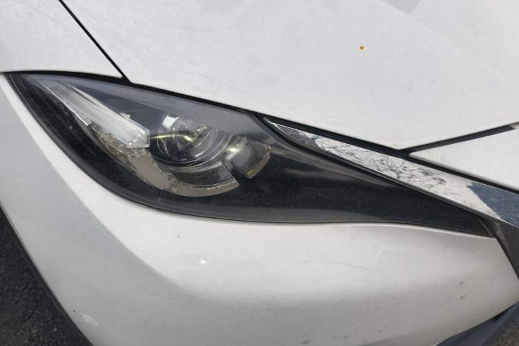 Used Mazda CX-4 2018 2.0L Automatic Two-Wheel Drive Blue Sky Dynamic Version China V Standard Right Front Headlight