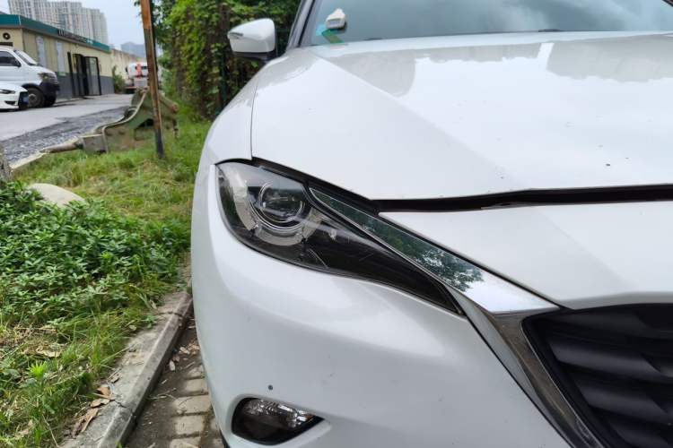 Used Mazda CX-4 2018 2.0L Automatic Two-Wheel Drive Blue Sky Dynamic Version China V Standard Right Front Headlight