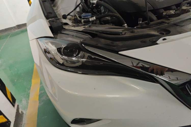 Used Mazda CX-4 2018 2.0L Automatic Two-Wheel Drive Blue Sky Dynamic Version China VI Standard Right Front Headlight