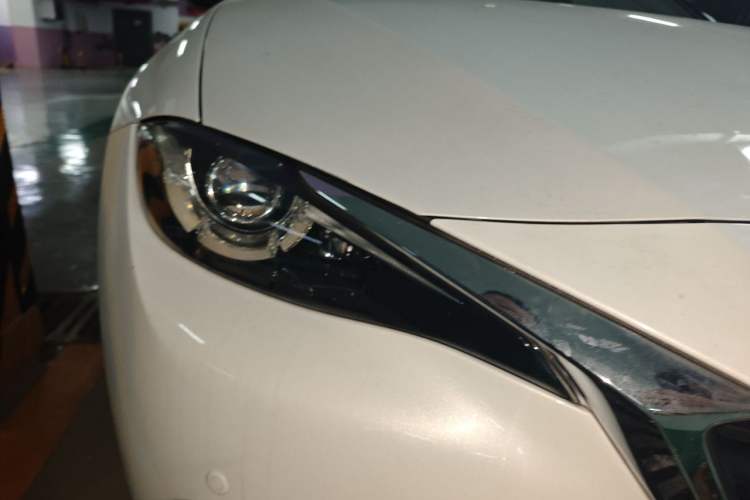 Used Mazda CX-4 2018 2.0L Automatic Two-Wheel Drive Blue Sky Dynamic Version China V Standard Right Front Headlight