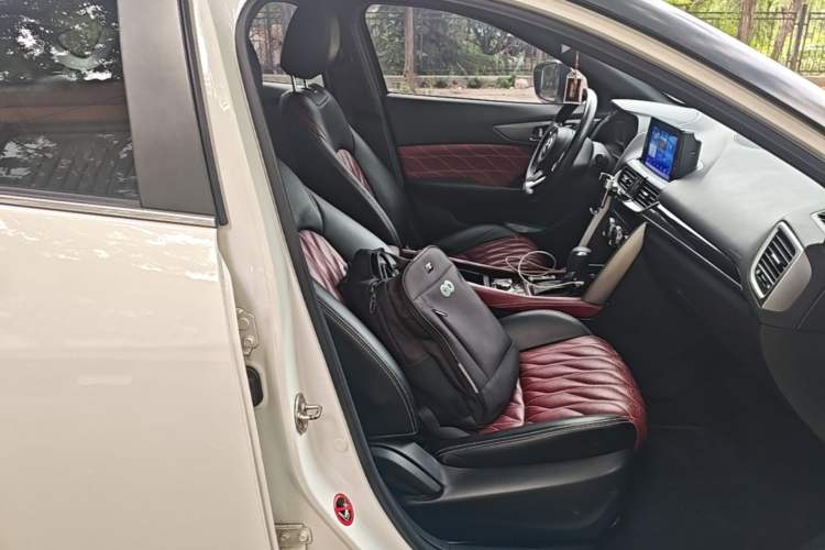Used Mazda CX-4 2018 2.0L Automatic Two-Wheel Drive Blue Sky Dynamic Version China VI Standard Right Front Seat