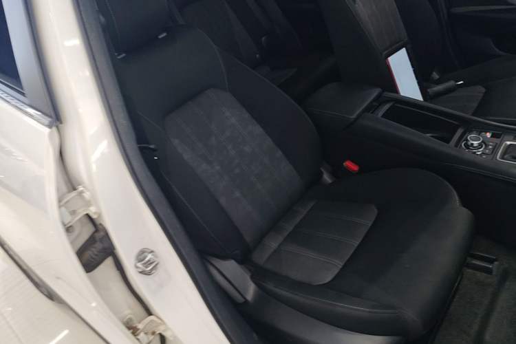 Used Mazda CX-4 2018 2.0L Automatic Two-Wheel Drive Blue Sky Exploration Version China V Standard Right Front Seat