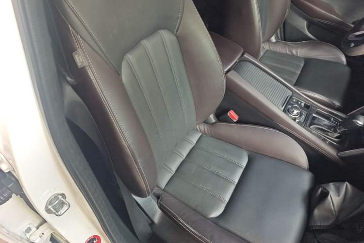 Used Mazda CX-4 2018 2.5L Automatic 4x4 Blue Sky Sport Edition China V Standard Right Front Seat