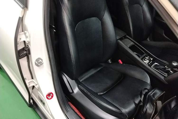Used Mazda CX-4 2018 2.0L Automatic Two-Wheel Drive Blue Sky Dynamic Version China VI Standard Right Front Seat