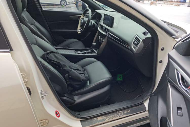 Used Mazda CX-4 2018 2.0L Automatic Two-Wheel Drive Blue Sky Dynamic Version China V Standard Right Front Seat