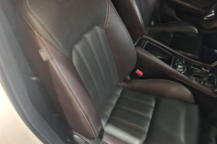Used Mazda CX-4 2018 2.5L Automatic 4x4 Blue Sky Sport Edition China V Standard Right Front Seat