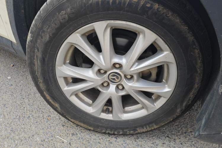 Used Mazda CX-4 2018 2.0L Manual Two-Wheel Drive Blue Sky Dynamic Edition China V Standard Right Front Wheel Hub
