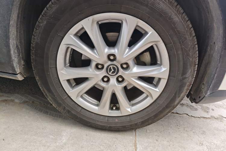 Used Mazda CX-4 2018 2.0L Automatic Two-Wheel Drive Blue Sky Exploration Version China V Standard Right Front Wheel Hub