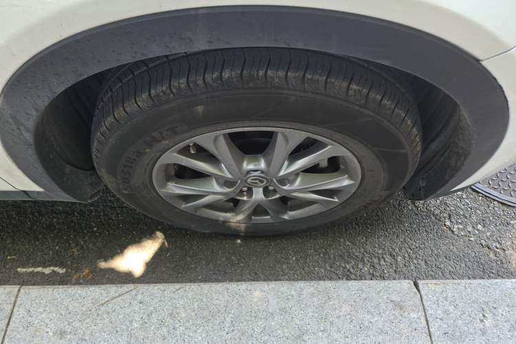 Used Mazda CX-4 2018 2.0L Automatic Two-Wheel Drive Blue Sky Premium Upgrade Version China V Standard Right Front Wheel Hub