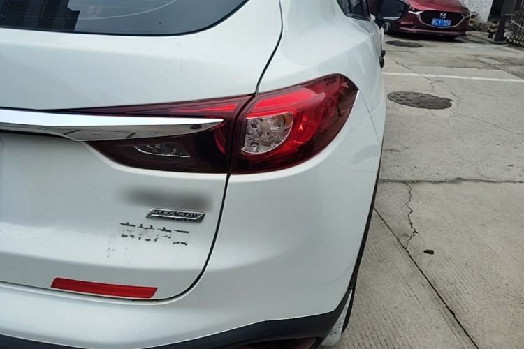 Used Mazda CX-4 2018 2.0L Automatic Two-Wheel Drive Blue Sky Premium Upgrade Version China VI Standard Right Rear Taillight