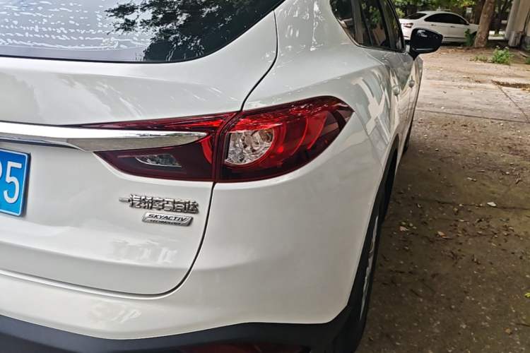 Used Mazda CX-4 2018 2.0L Automatic Two-Wheel Drive Blue Sky Dynamic Version China VI Standard Right Rear Taillight