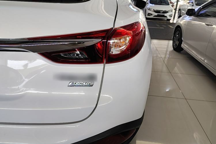 Used Mazda CX-4 2018 2.0L Automatic Two-Wheel Drive Blue Sky Dynamic Version China VI Standard Right Rear Taillight