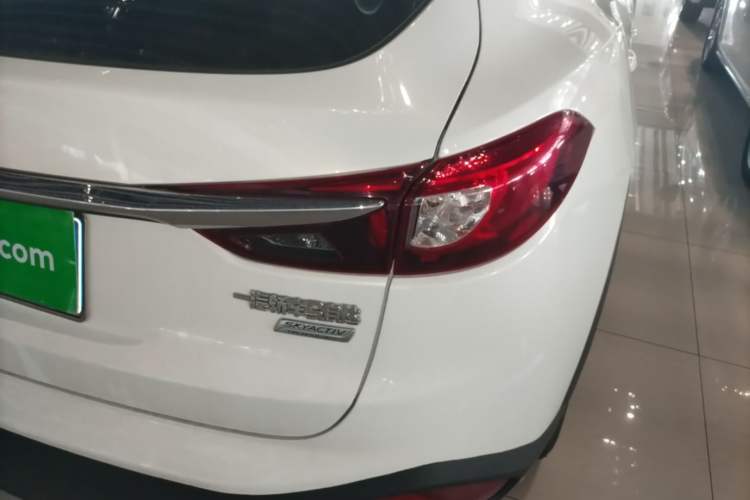 Used Mazda CX-4 2018 2.0L Automatic Two-Wheel Drive Blue Sky Leading Edition China V Standard Right Rear Taillight