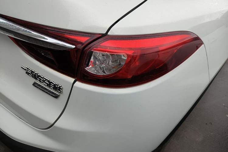 Used Mazda CX-4 2018 2.0L Automatic Two-Wheel Drive Blue Sky Dynamic Version China V Standard Right Rear Taillight