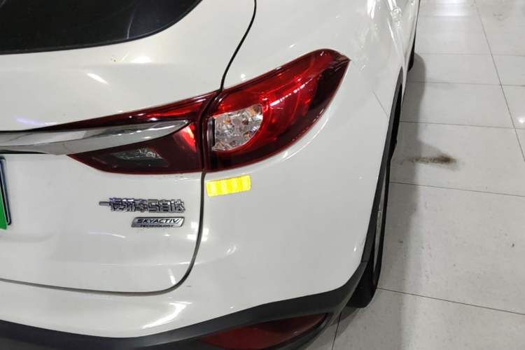 Used Mazda CX-4 2018 2.0L Automatic Two-Wheel Drive Blue Sky Dynamic Version China VI Standard Right Rear Taillight