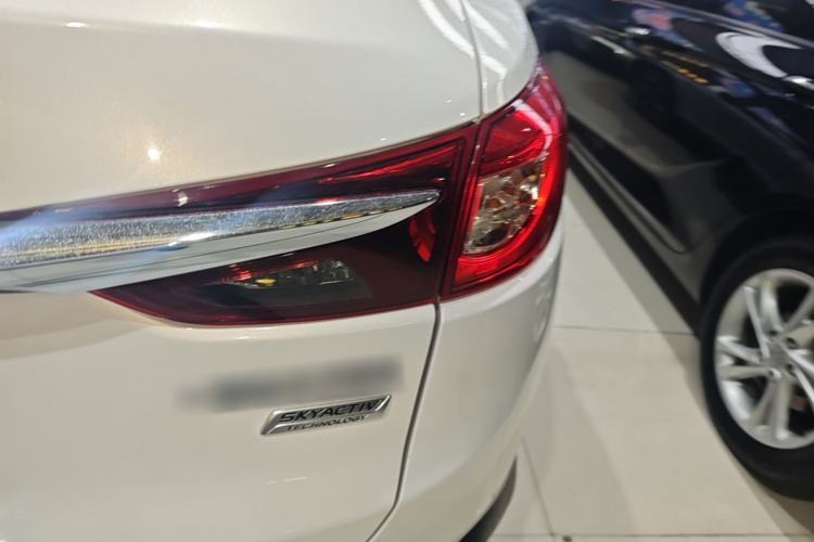 Used Mazda CX-4 2018 2.5L Automatic 4x4 Blue Sky Sport Edition China V Standard Right Rear Taillight