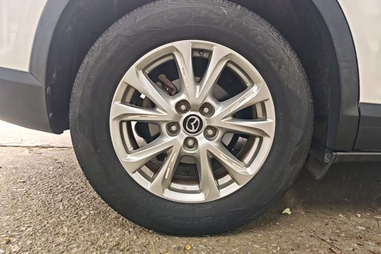 Used Mazda CX-4 2018 2.0L Automatic Two-Wheel Drive Blue Sky Dynamic Version China VI Standard Right Rear Wheel Hub