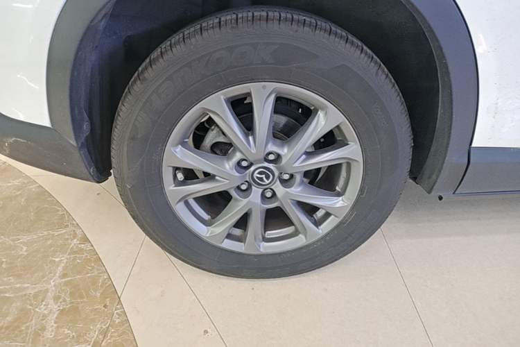Used Mazda CX-4 2018 2.0L Automatic Two-Wheel Drive Blue Sky Leading Edition China V Standard Right Rear Wheel Hub
