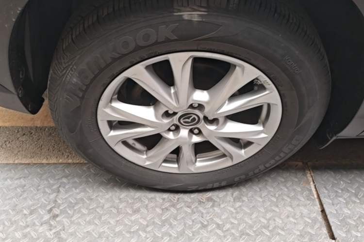 Used Mazda CX-4 2018 2.0L Automatic Two-Wheel Drive Blue Sky Dynamic Version China V Standard Right Rear Wheel Hub