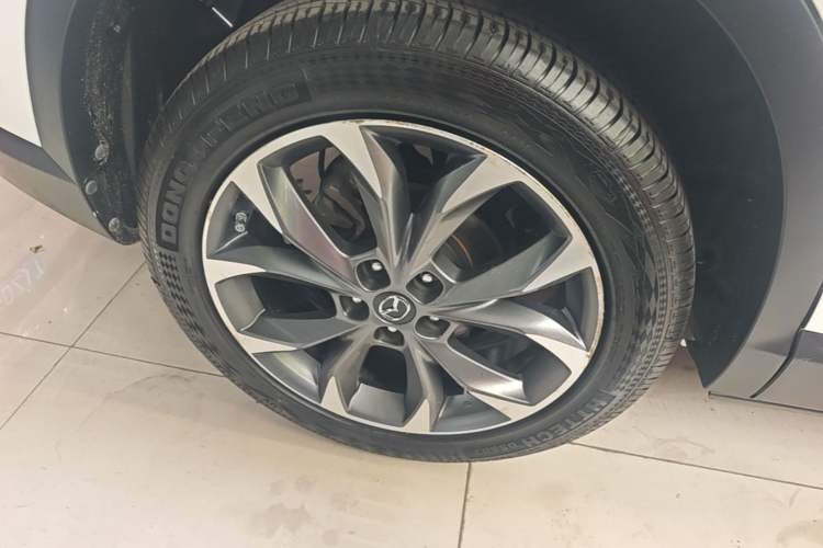 Used Mazda CX-4 2018 2.5L Automatic 4x4 Blue Sky Sport Edition China V Standard Right Rear Wheel Hub