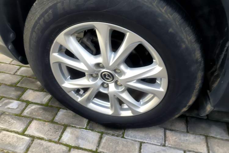 Used Mazda CX-4 2018 2.0L Automatic Two-Wheel Drive Blue Sky Dynamic Version China V Standard Right Rear Wheel Hub