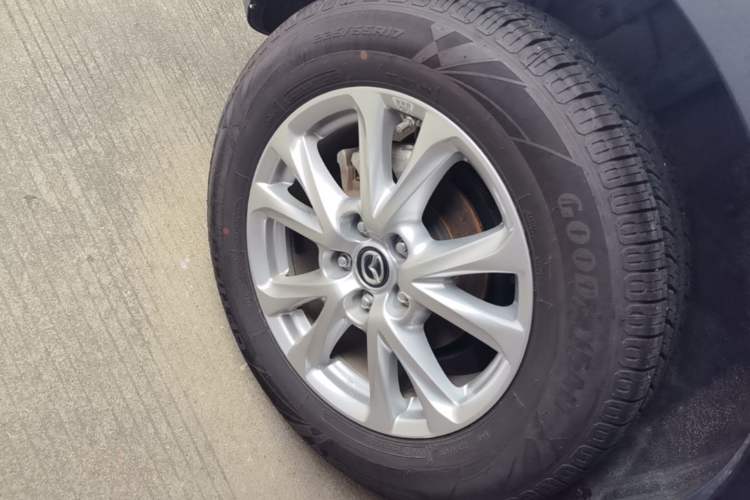 Used Mazda CX-4 2018 2.0L Automatic Two-Wheel Drive Blue Sky Dynamic Version China V Standard Right Rear Wheel Hub