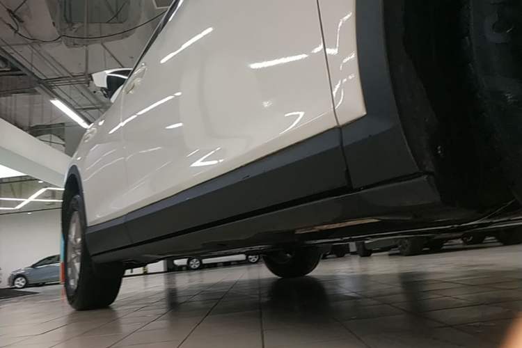 Used Mazda CX-4 2018 2.0L Manual Two-Wheel Drive Blue Sky Dynamic Edition China V Standard Right Side Sill