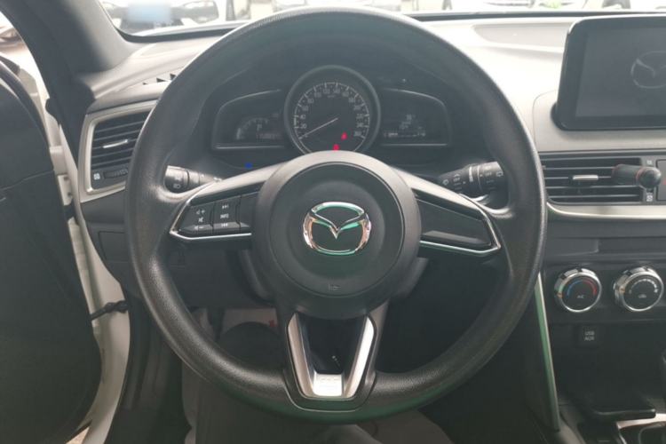 Used Mazda CX-4 2018 2.0L Automatic Two-Wheel Drive Blue Sky Dynamic Version China VI Standard Steering Wheel