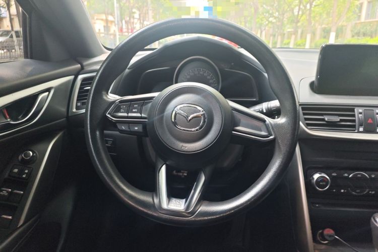 Used Mazda CX-4 2018 2.0L Automatic 2WD Blue Sky Exploration Edition China VI Standard Steering Wheel