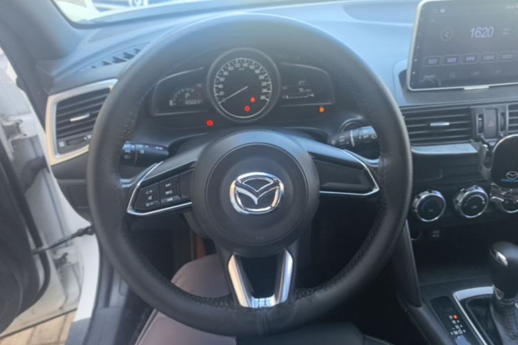 Used Mazda CX-4 2018 2.0L Automatic Two-Wheel Drive Blue Sky Dynamic Version China V Standard Steering Wheel